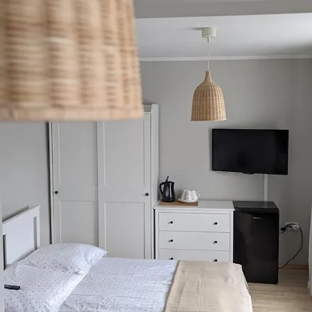 U Oli ホームステイ オストロボ