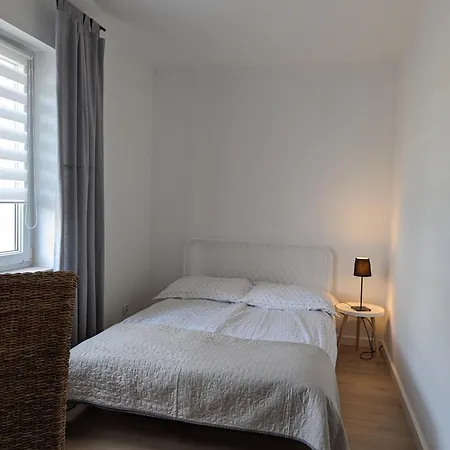 U Oli ホームステイ オストロボ